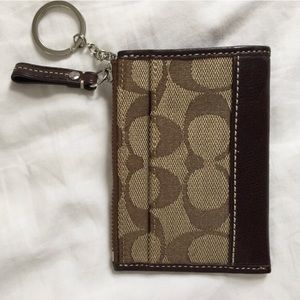 Small Coach logo zip coin pouch